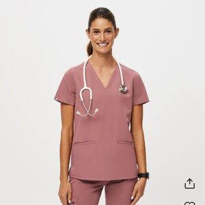 Figs scrub set, NWOT!  Color is Mauve.  Size small.